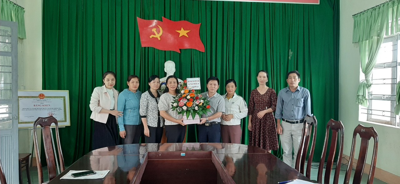 Hội LHPN thị trấn Phước An chào mừng kỷ niệm 92 năm ngày phụ nữ Việt Nam 20-10
