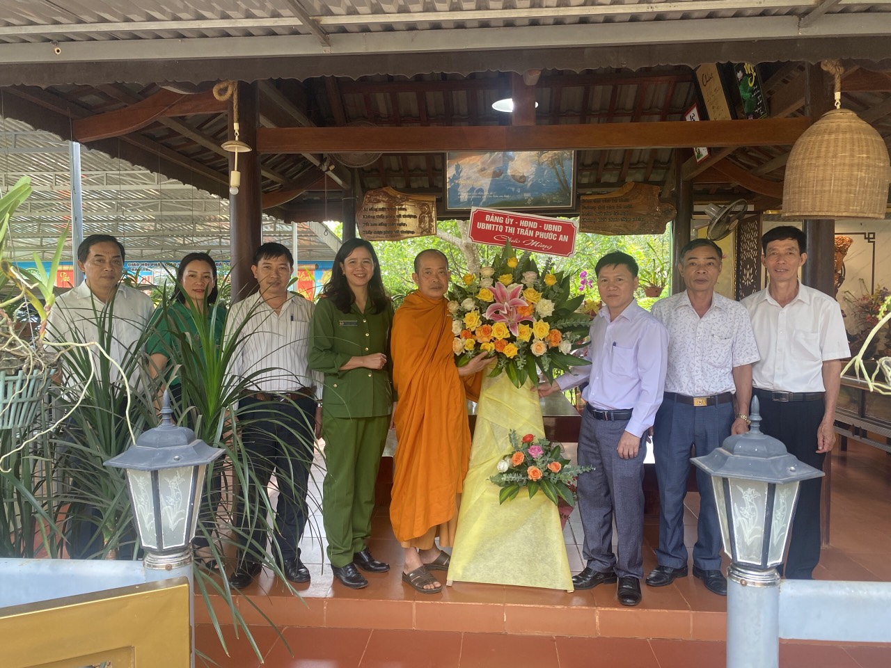 Đảng ủy, HĐND, UBND, UBMT TQ Việt Nam thị trấn Phước An thăm, chúc mừng nhân dịp Đại lễ Phật Đản 2023